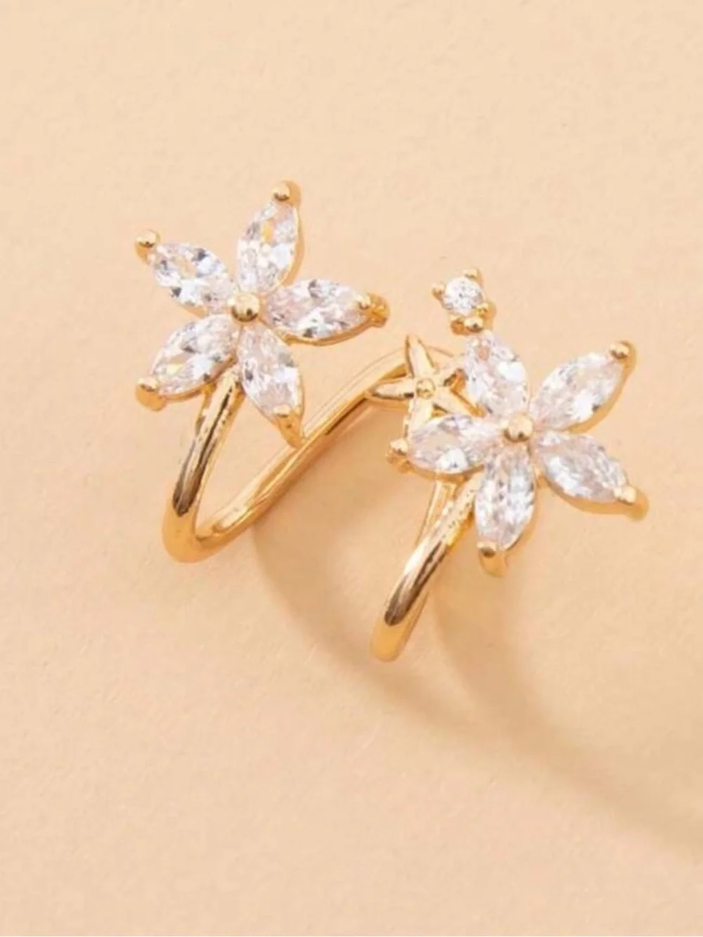 Gold 1pc Floral Ear Cuff